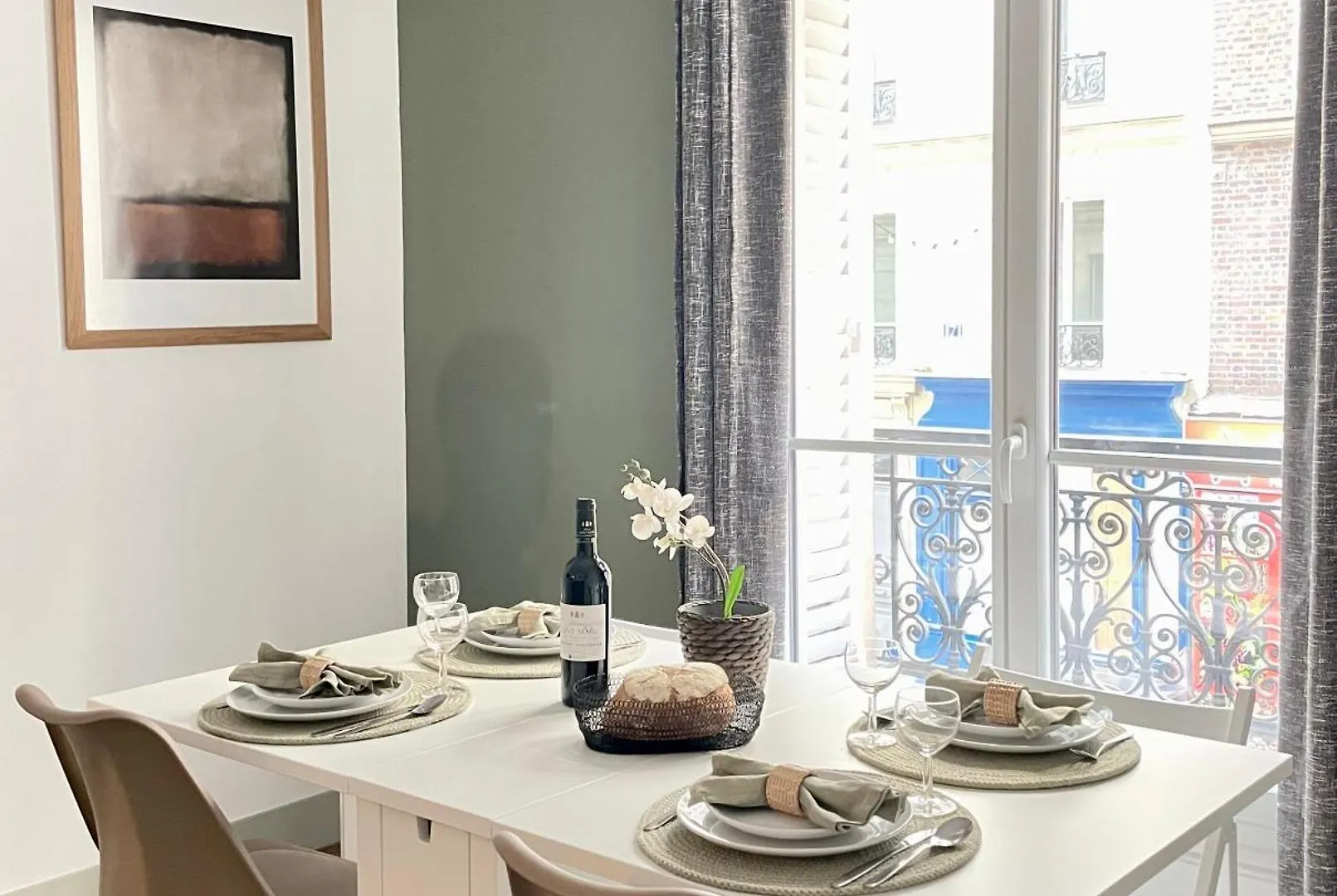 Chic And Spacious Flat In Montmartre *